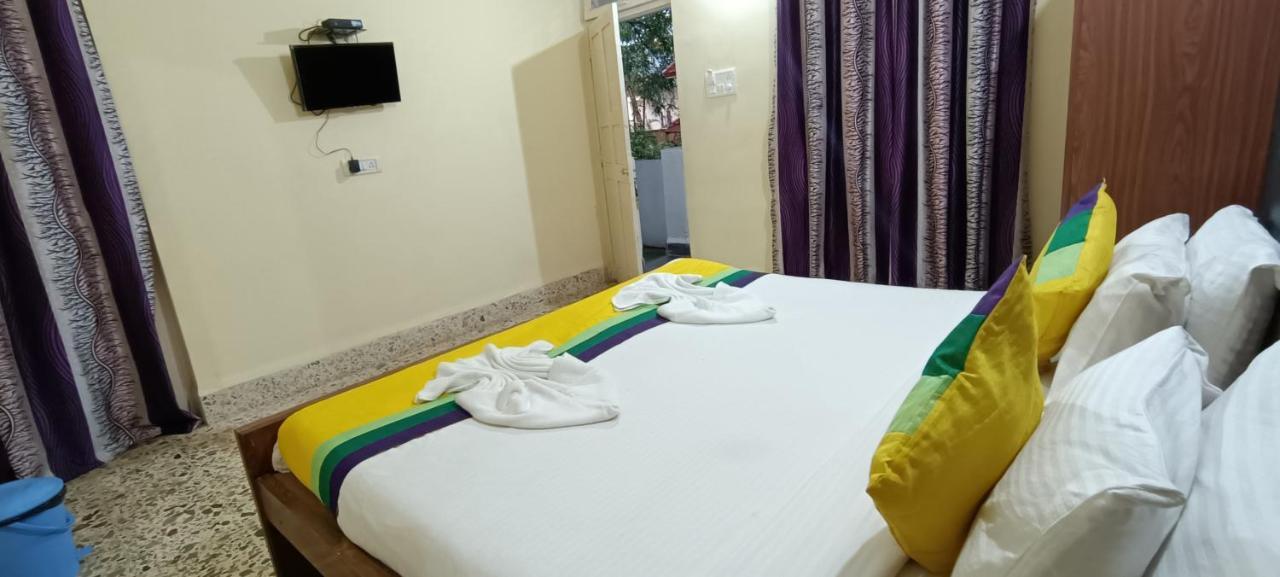 Jack'S Calangute Place Hotel Exterior photo